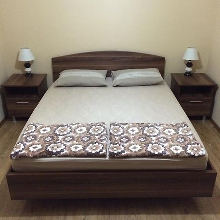 Mari Guest House Телави Экстерьер фото