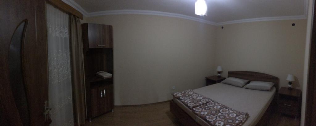 Mari Guest House Телави Экстерьер фото
