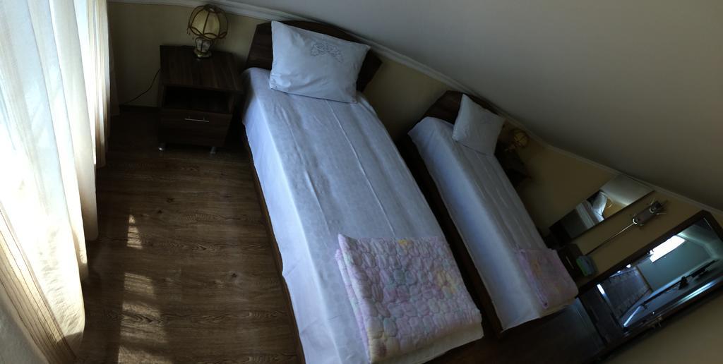 Mari Guest House Телави Экстерьер фото