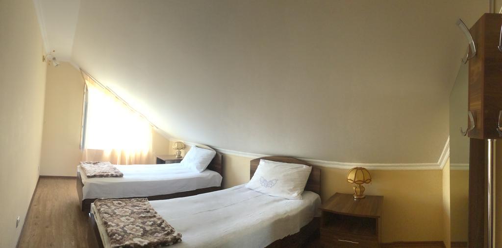 Mari Guest House Телави Экстерьер фото