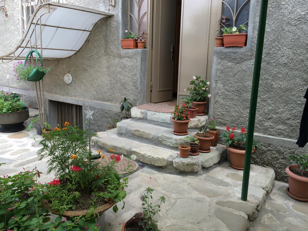 Mari Guest House Телави Экстерьер фото