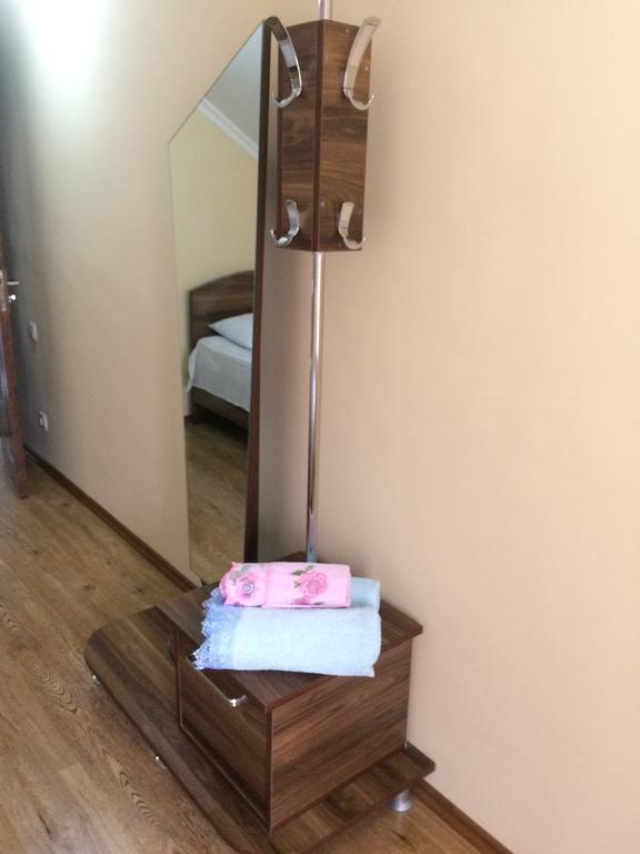 Mari Guest House Телави Экстерьер фото