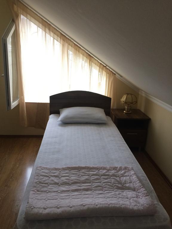 Mari Guest House Телави Экстерьер фото