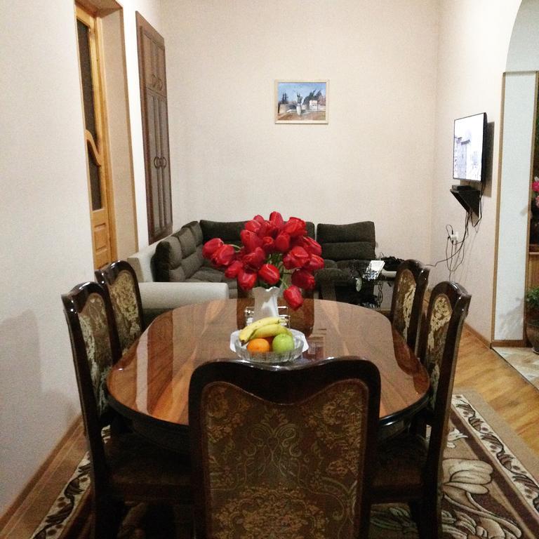 Mari Guest House Телави Экстерьер фото