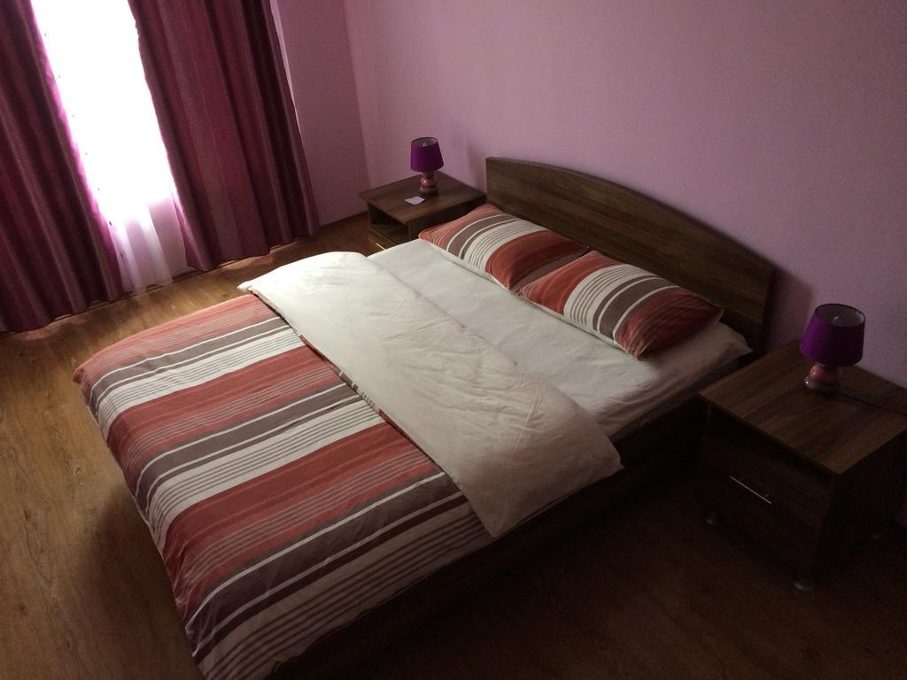 Mari Guest House Телави Экстерьер фото