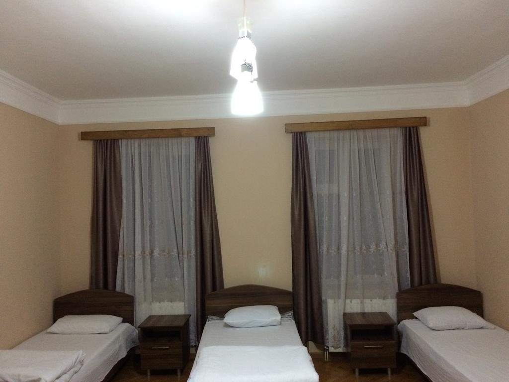 Mari Guest House Телави Экстерьер фото