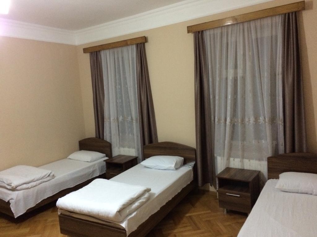 Mari Guest House Телави Экстерьер фото