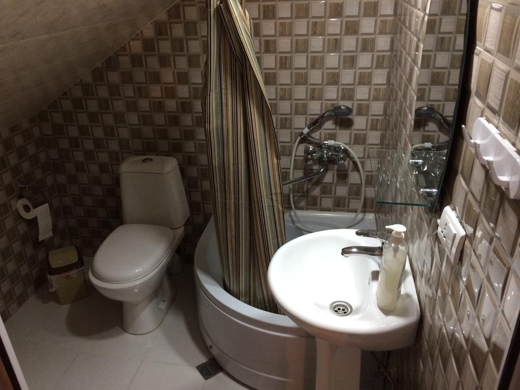 Mari Guest House Телави Экстерьер фото