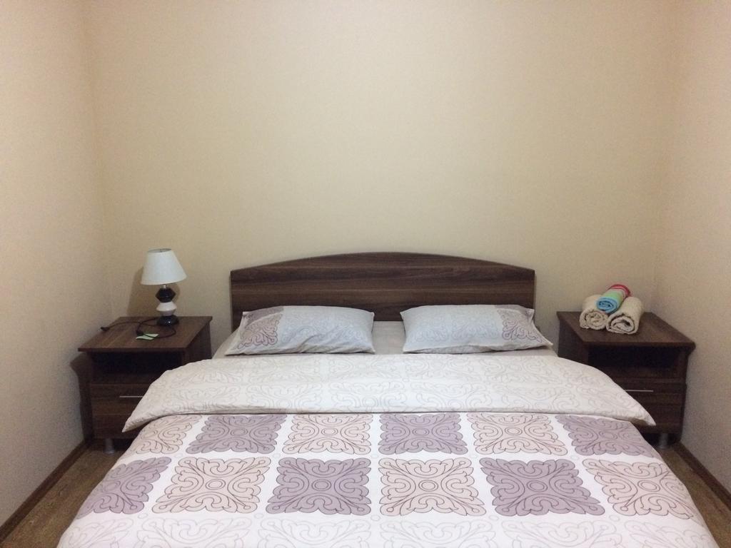 Mari Guest House Телави Экстерьер фото