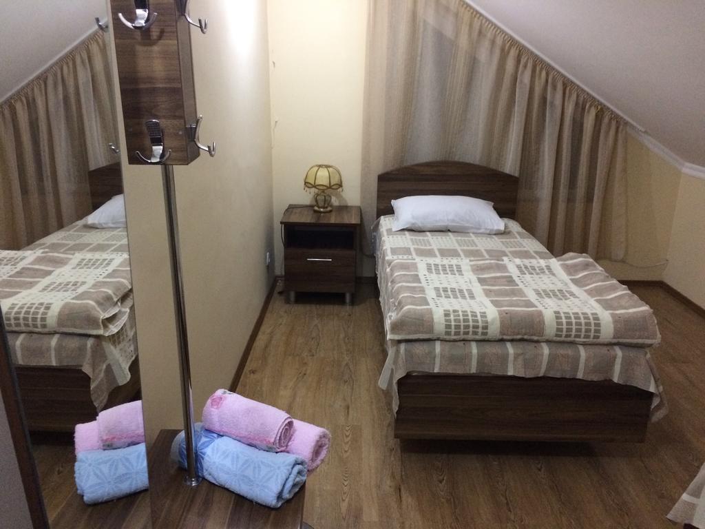 Mari Guest House Телави Экстерьер фото